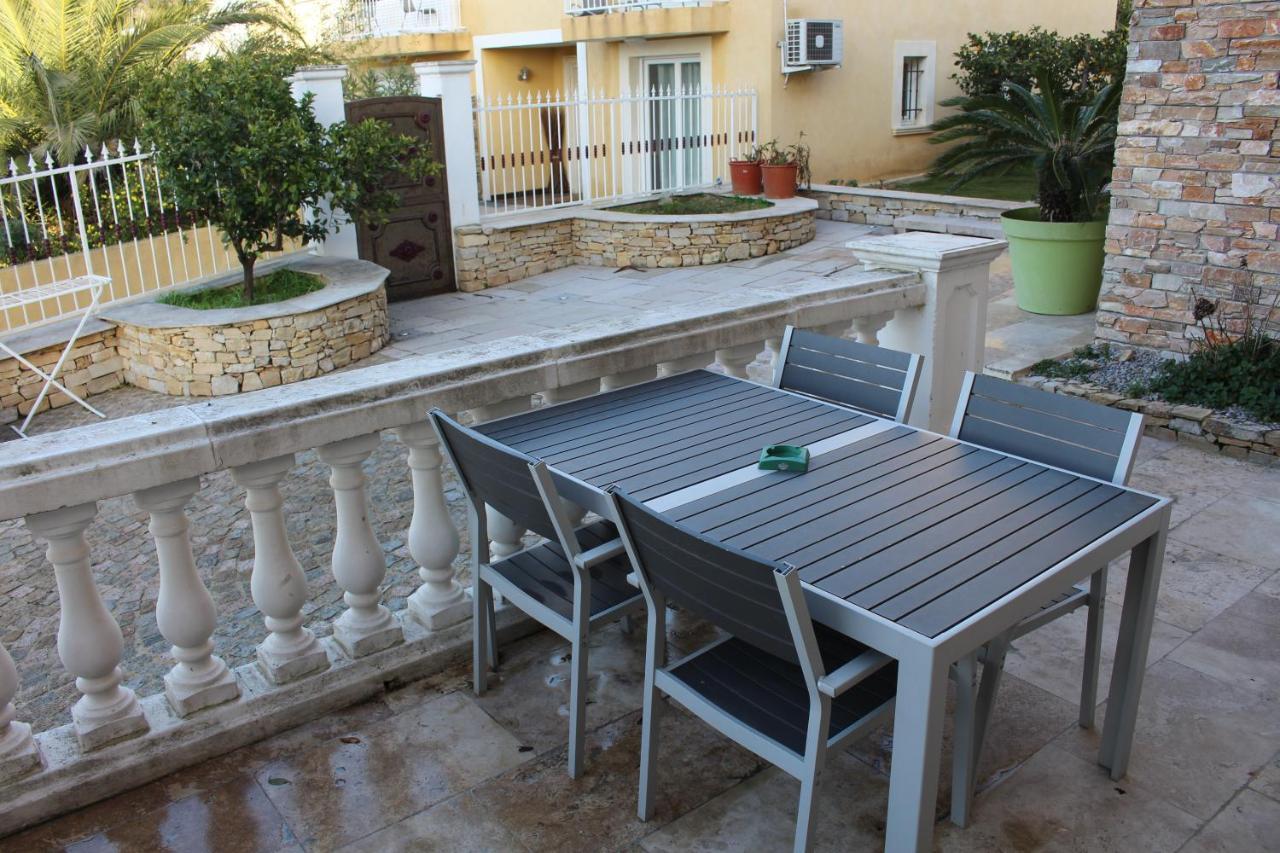 Residence Les Jardins De Lea La Seyne-sur-Mer Exteriör bild